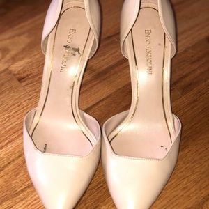 Nude/Pink Pumps